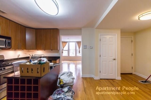 Foto del edificio - 1452 W George St