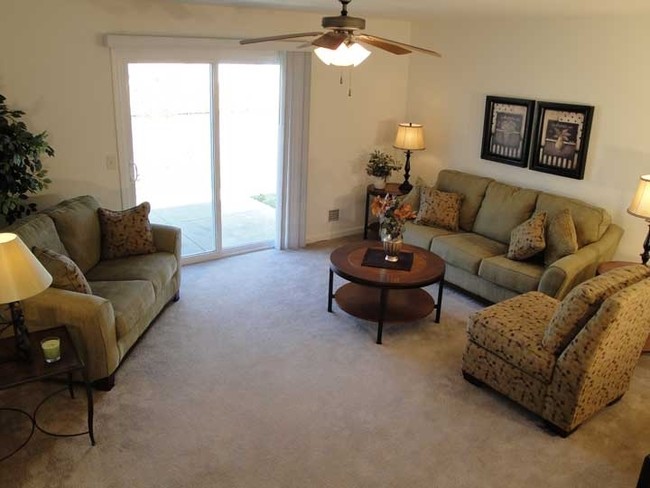 Living Area - Sawgrass Apartments