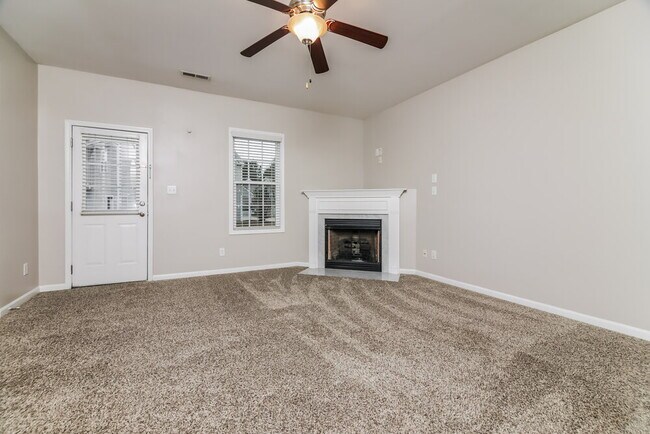 Foto del edificio - 2405 King Malcolm Ln