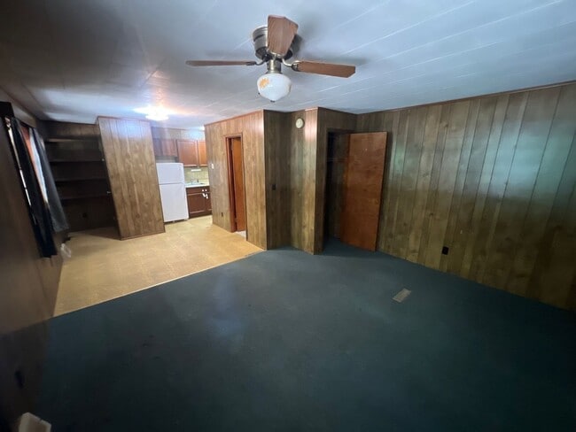 Building Photo - Rooster 4 Plex &amp; Mobile Home