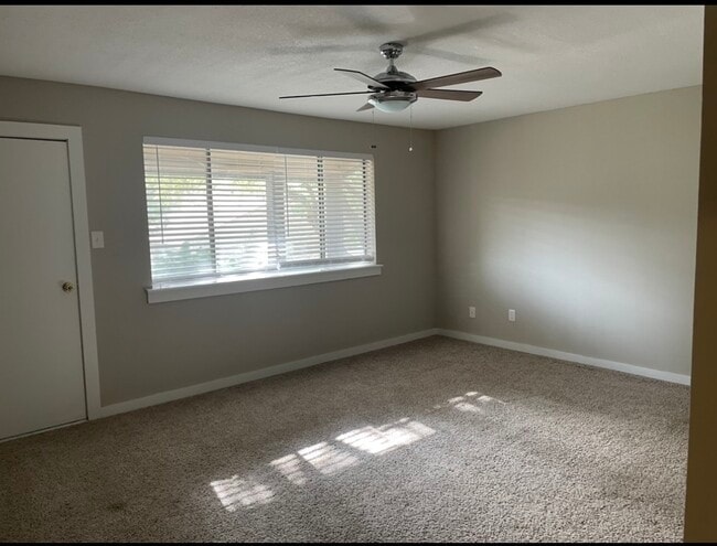 Building Photo - 6656 Montauk Dr