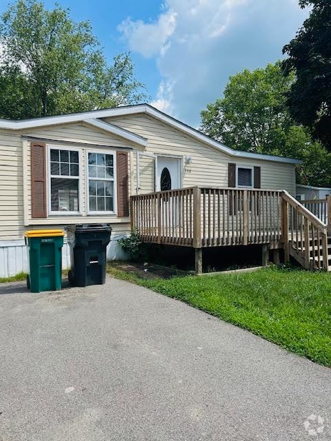 Building Photo - 138 Maynard Cir