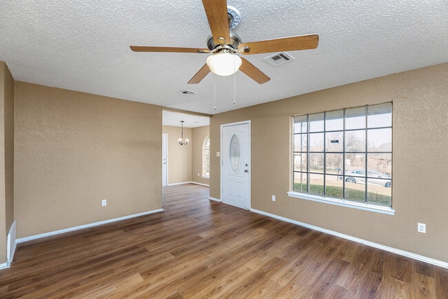 Foto del edificio - 4804 NW Hoover Ave