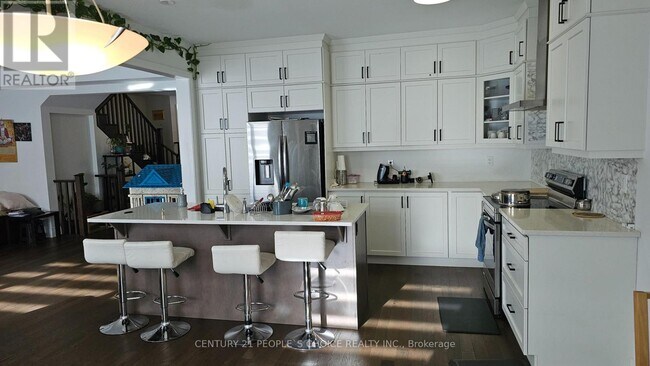 Building Photo - 18 Hammermeister St