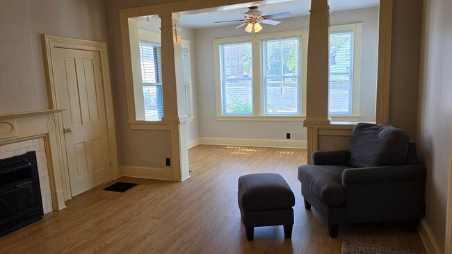 Unit 2 Foyer - 901 N 8th St
