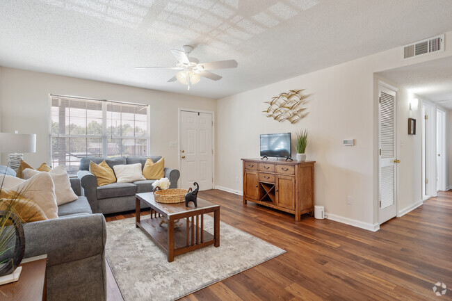 2BR, 1BA - 988SF - Living Room - Regal Pointe Apartment Homes