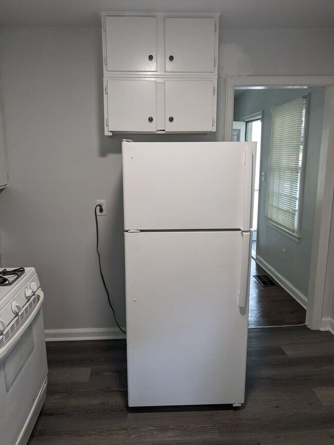Foto del edificio - Charming 2-Bedroom, 1-Bath Home with Fenced Yard in Decatur