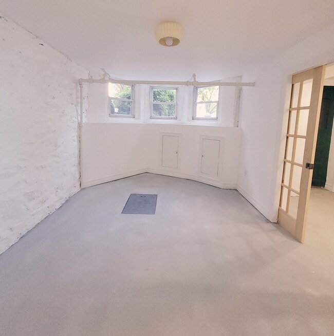 Foto del edificio - 6134 Linden St