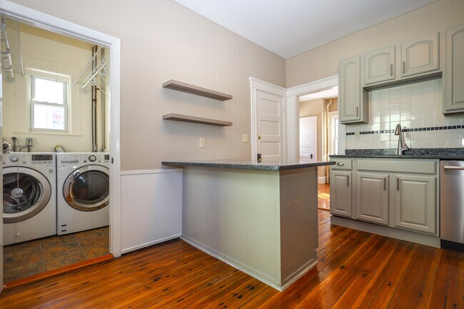 Foto del edificio - 422 Trapelo Rd