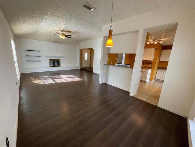 Building Photo - 607 Derbyshire Dr