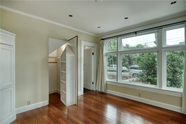 Foto del edificio - 815 E 31st St