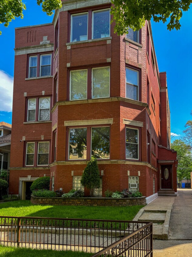 Primary Photo - 2043 E 72nd Pl