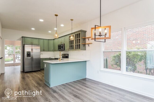 Foto del edificio - 4 br, 2 bath House - 2826 Seven Oaks Circl...