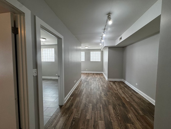 Living Space and Sunroom - 5003 N Sawyer Ave