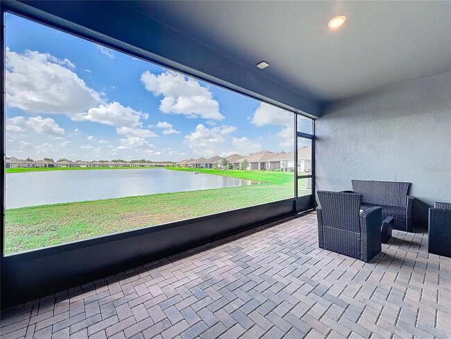 Foto del edificio - 5559 Trevesta Pl