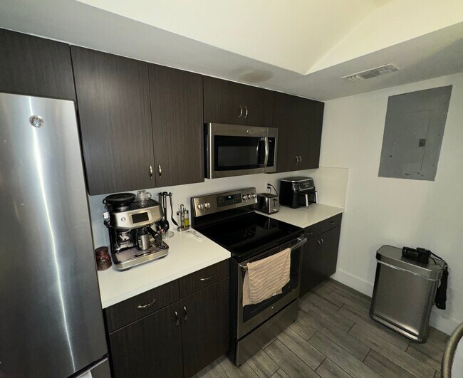 Building Photo - 1250 NW 122nd Ter