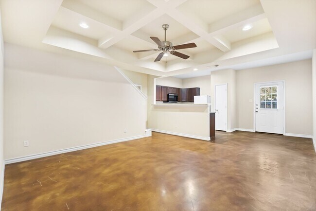 Foto del edificio - Charming Home Awaits: Spacious & Modern Li...
