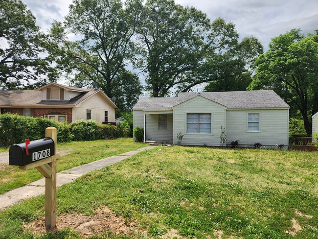 Building Photo - 1708 Green Meadow Dr