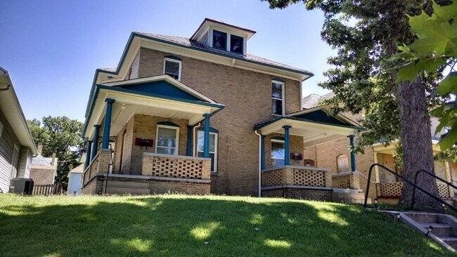 Building Photo - 1616 S 4th