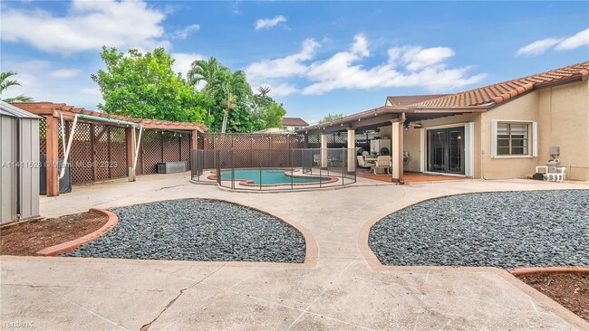 Building Photo - 4 br, 2 bath House - 13218 SW 9th Ln