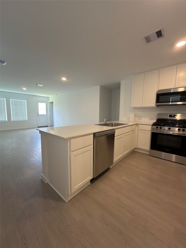 Building Photo - 1515 Golden Iris Dr