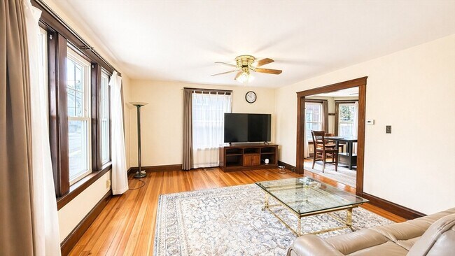 Building Photo - 86 Howard St