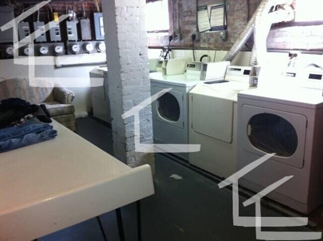 Building Photo - Allston 3 Bed Available now