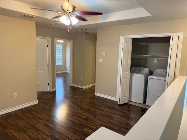 Building Photo - 7917 Elka Lp