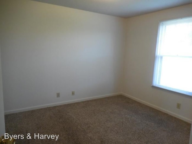 Building Photo - 100 Northway Dr