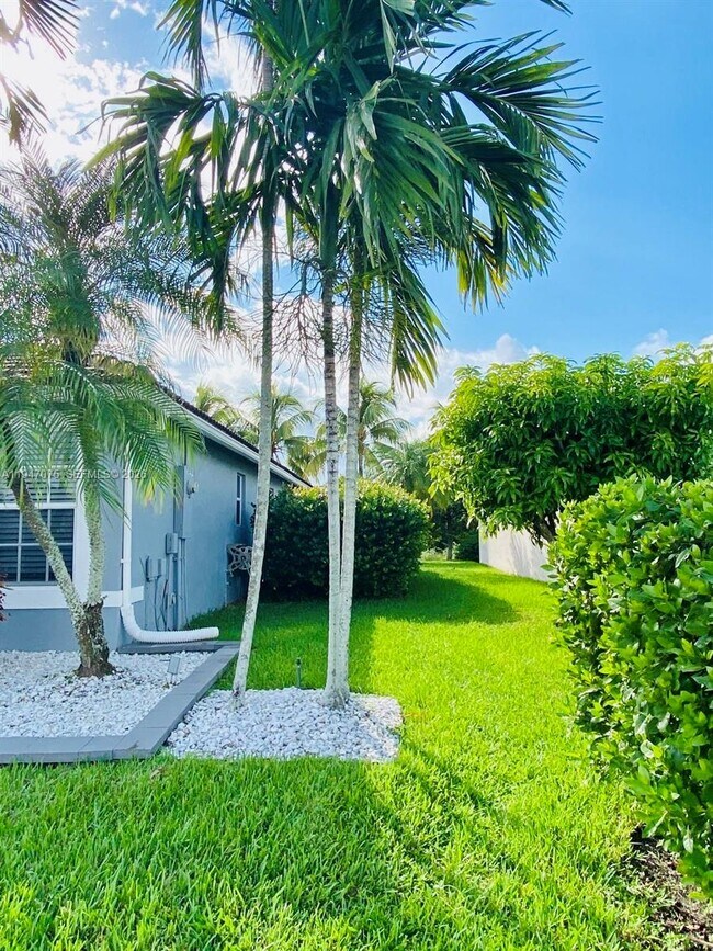 Foto del edificio - 2322 NW 166th Ave