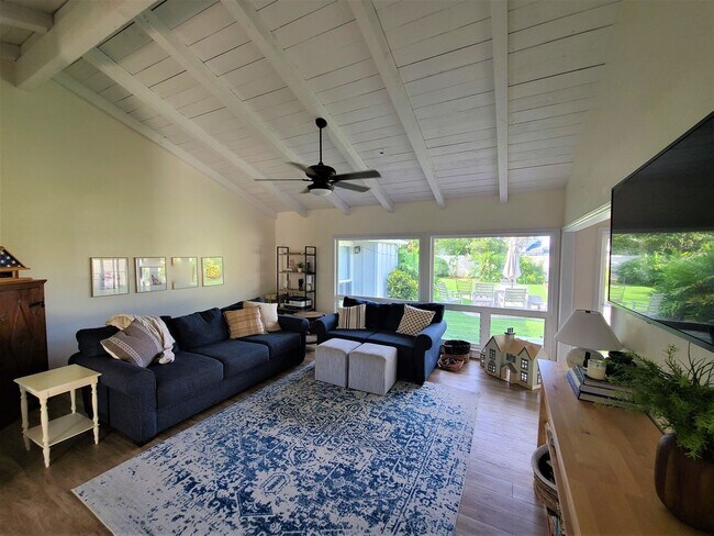 Building Photo - Kailua Estates 4 bed, 3 bath - walk to bea...
