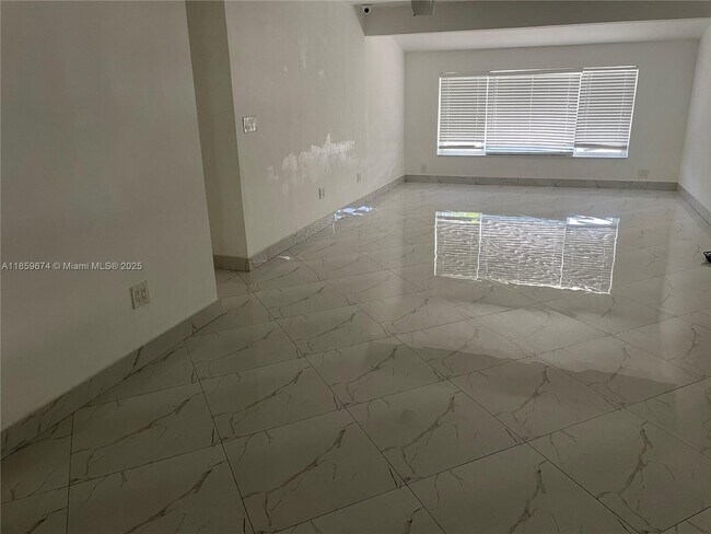 Foto del edificio - 638 SW 10th St