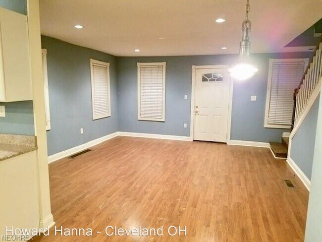 Building Photo - 2 br, 1.5 bath House - 2105 West 32nd Street