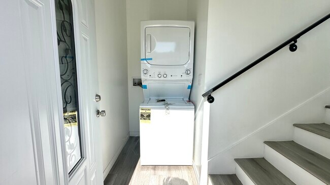 Foto del edificio - 16023 Wyandotte St