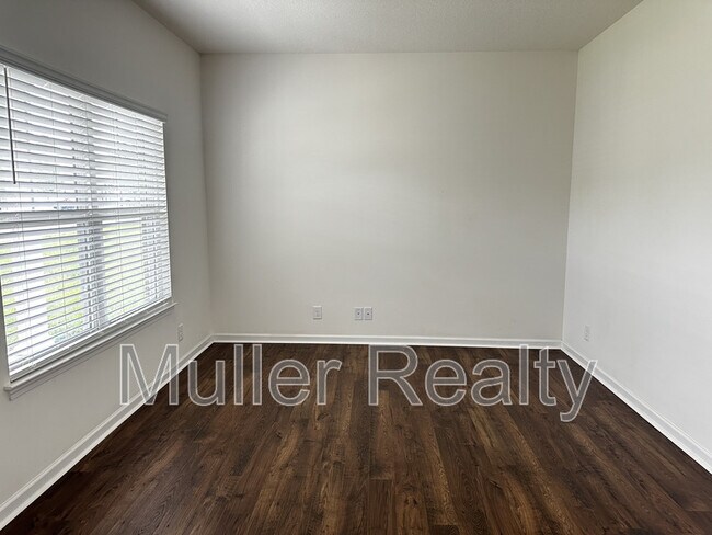Foto del edificio - 6048 Bayonet Ln