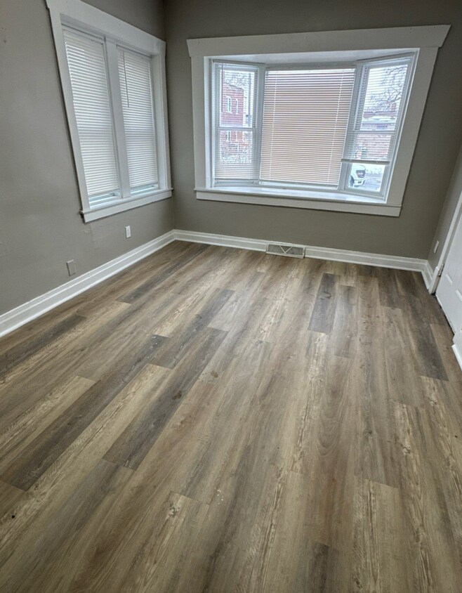 Foto del edificio - 3623 Parrish Ave