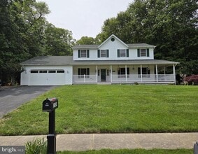 Building Photo - 1009 Wales Dr