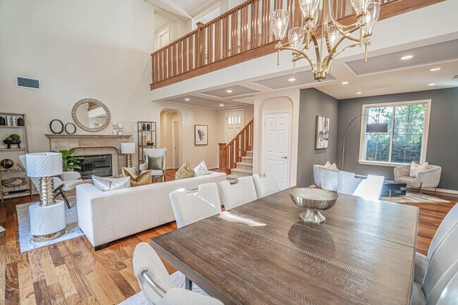Building Photo - 4 Bedroom Home for Rent in The Woodlands!