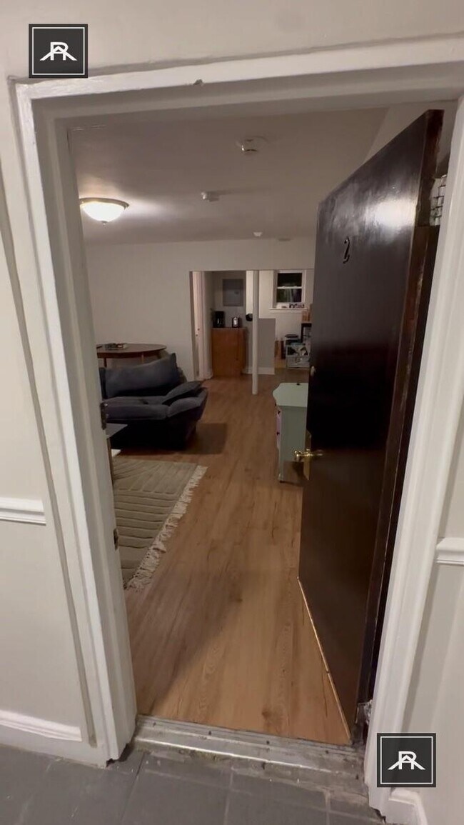 Foto del edificio - 3 bedroom in Brighton MA 02135
