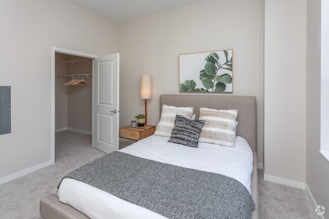 1BR, 1BA - 635SF - Gateway Northeast