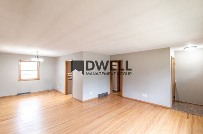 Foto del edificio - Recently Renovated 3 bedroom Single Family...