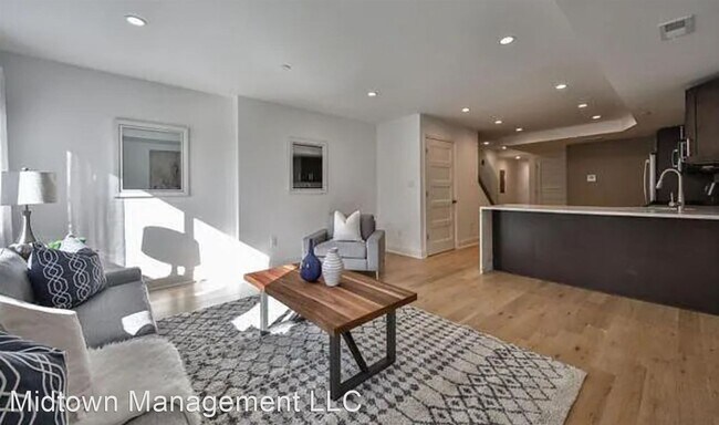Foto del edificio - 2 br, 2 bath House - 2432 Christian Street