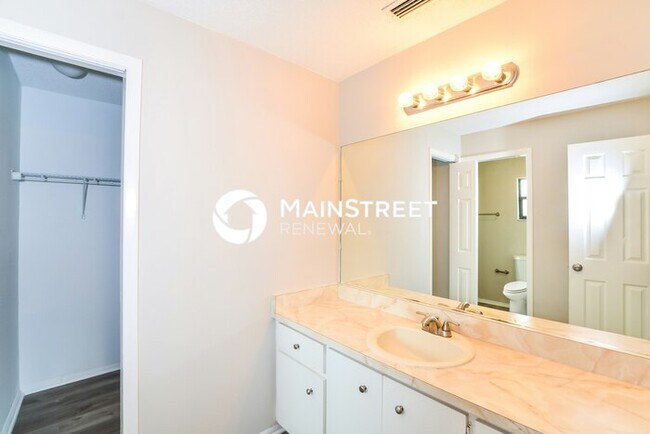 Foto del edificio - 4 Bedroom Pet-Friendly Home in MERRITT ISL...