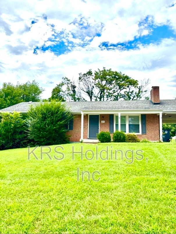 Photo - 1121 Sheffield Dr House