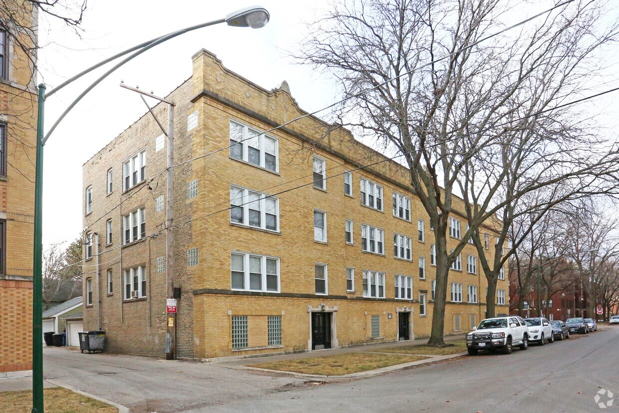 Building Photo - 5066-5073 N Winchester Ave