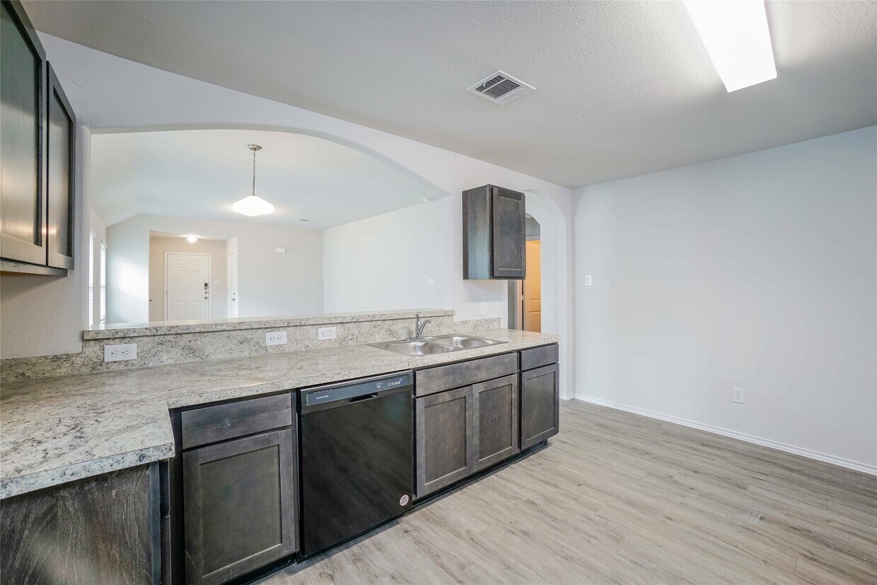 Primary Photo - 415 Brushback Dr