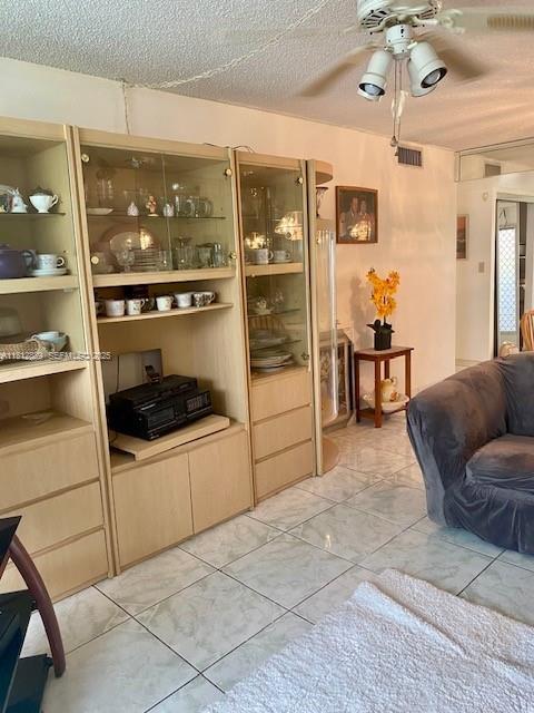 Building Photo - 2831 Sunrise Lakes Dr W