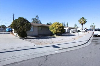 Building Photo - 320 S Allen