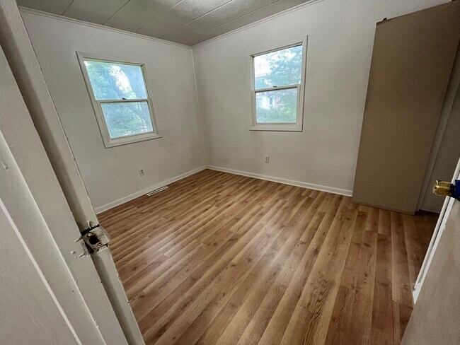 Foto del edificio - 464 E Hillside Ave