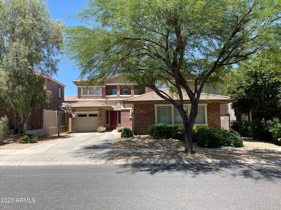 Foto principal - 16054 W Shangri La Rd